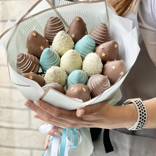 Вкусный клубничный букет в нежнейшем бельгийском шоколаде